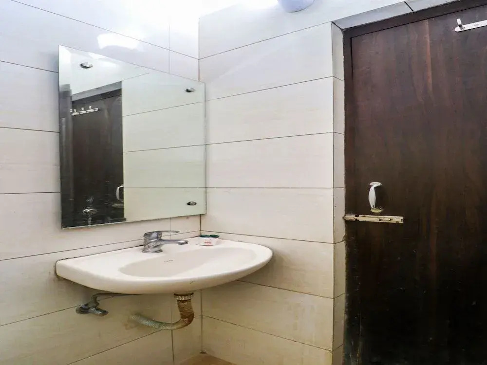 Oyo 31023 Hotel Sartaj