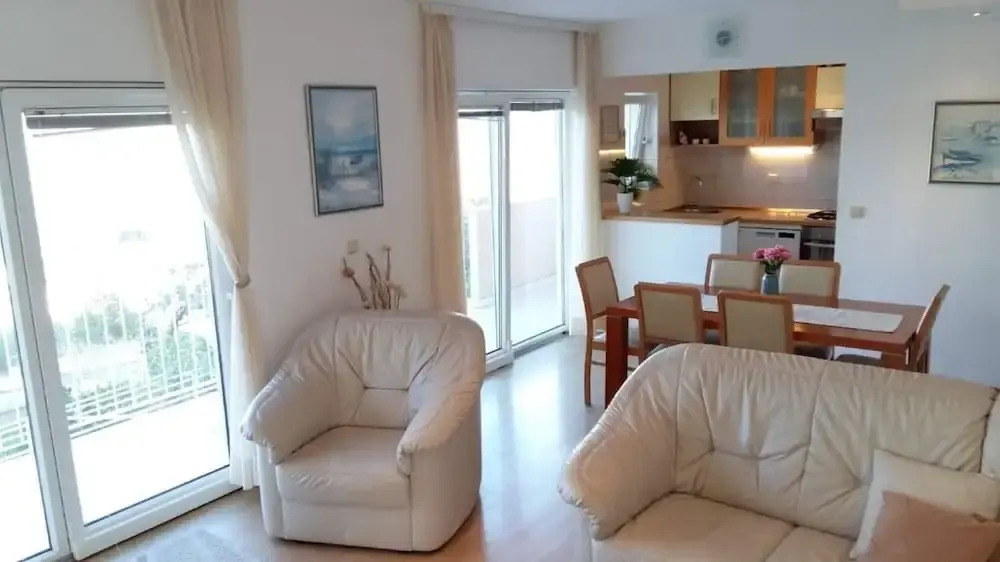 The View - Close to the Beach & Parking - A2