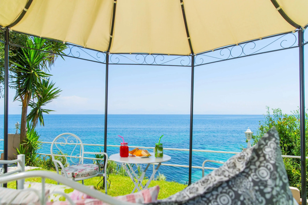 Aurora Beach Hotel