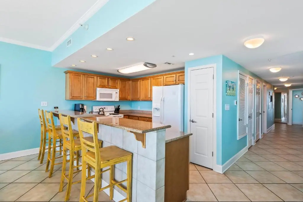 Spacious 3BR 3Bath 12th Floor, Million-Dollar Gulf Views