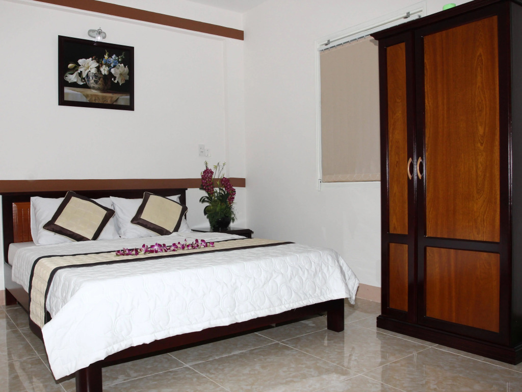 Hoàng Chánh Trí Hotel