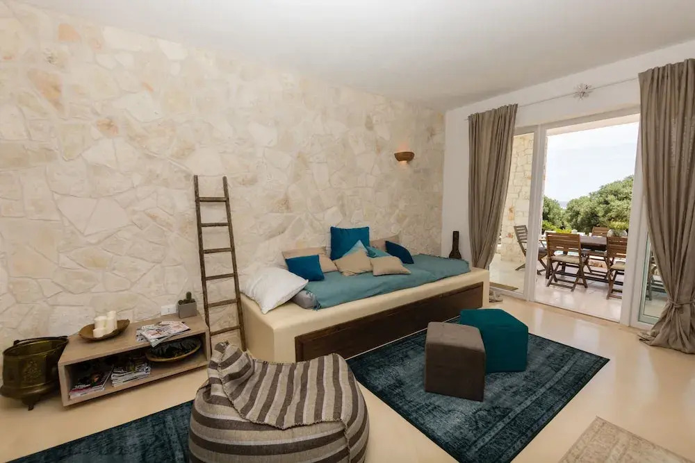 Villa Butterfly by Raro Villas