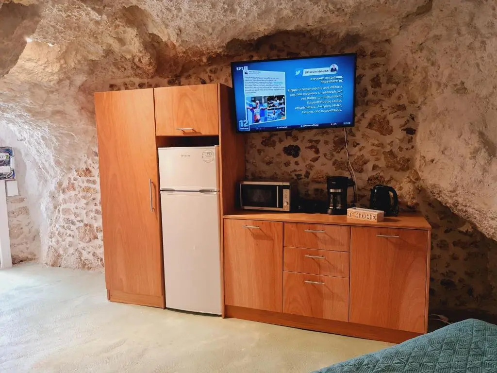 Anassa suites Cave 11