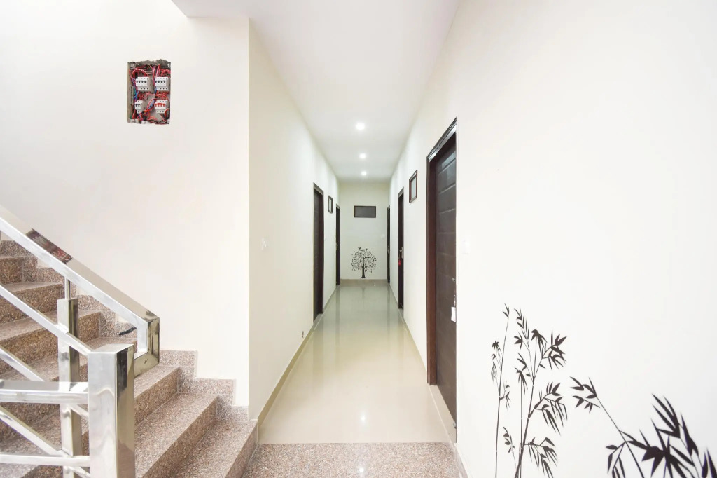 OYO 47710 Paradise In Hills