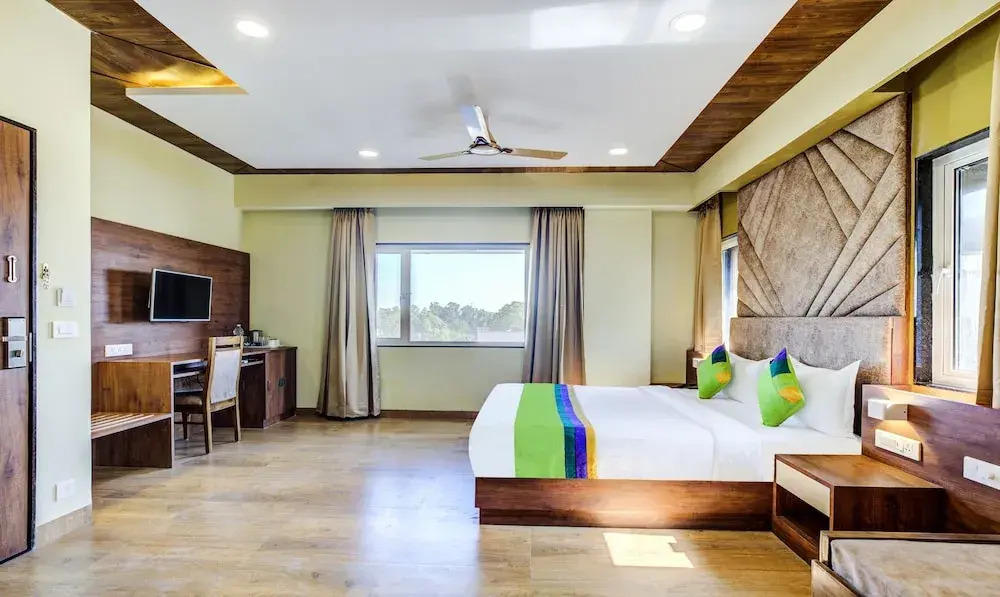 Opulence Inn - 500 Meters From Railway Station