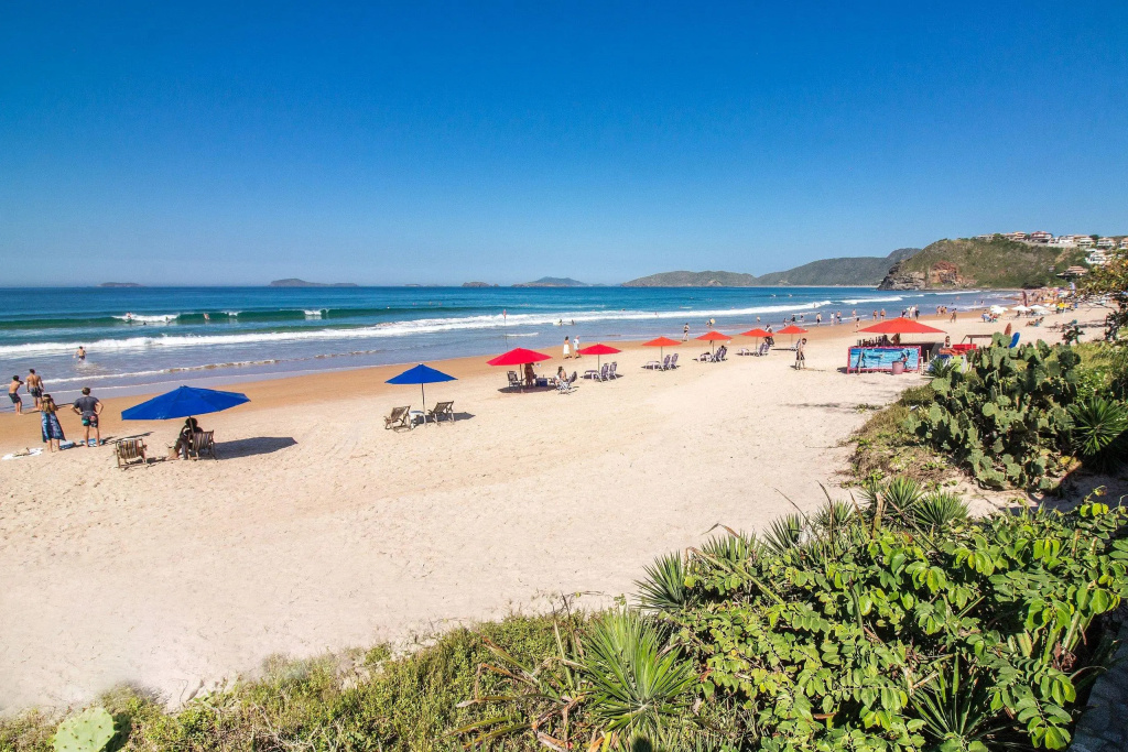 Mansão Deslumbrante com Cinco Suítes, Pé na Areia de Geribá Por Luxury Rentals