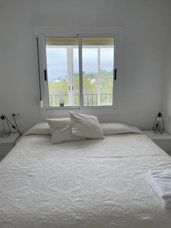 Precioso apartamento con piscina.