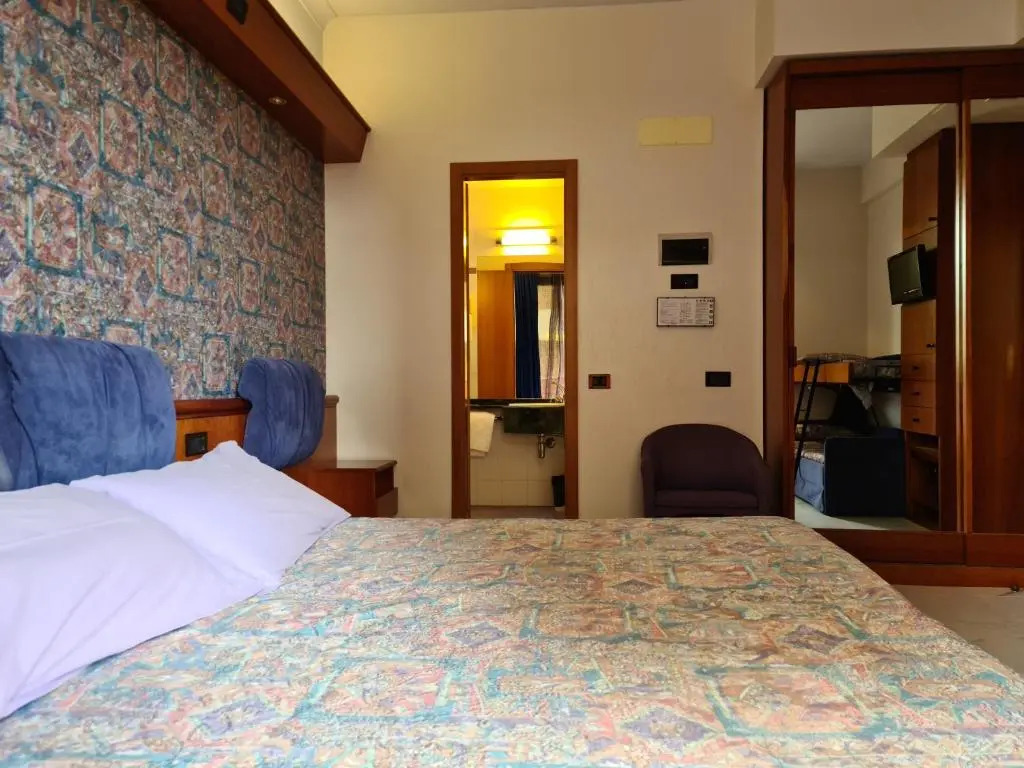 Hotel Sabra