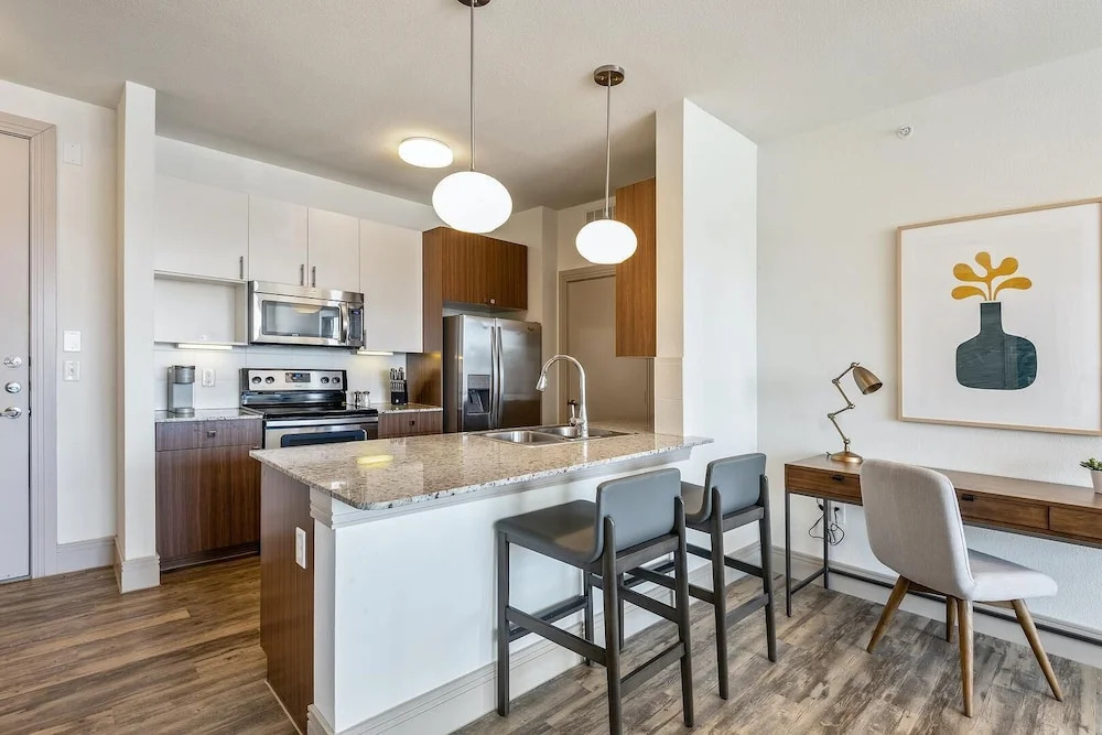 Landing Amazing 1bd, Clubhouse, Pool