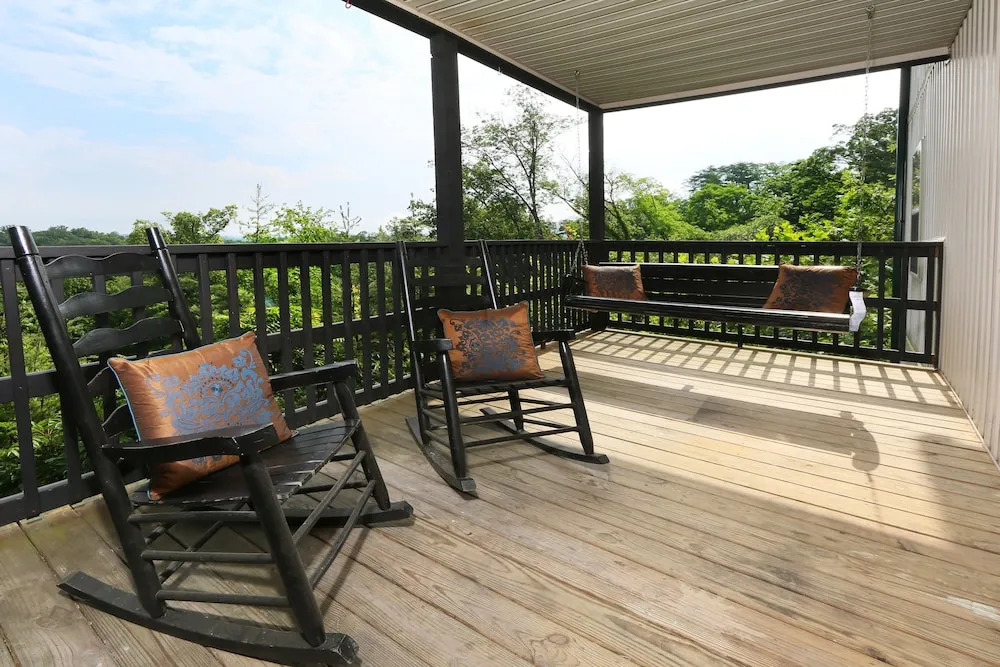Pinnacle View 7B