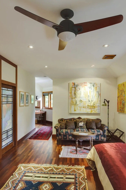 East Hampton Art House Bed & Breakfast