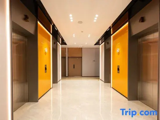 Wanmao Executive Apartment (Longgang Vanke Plaza Jixiang Subway Station)
