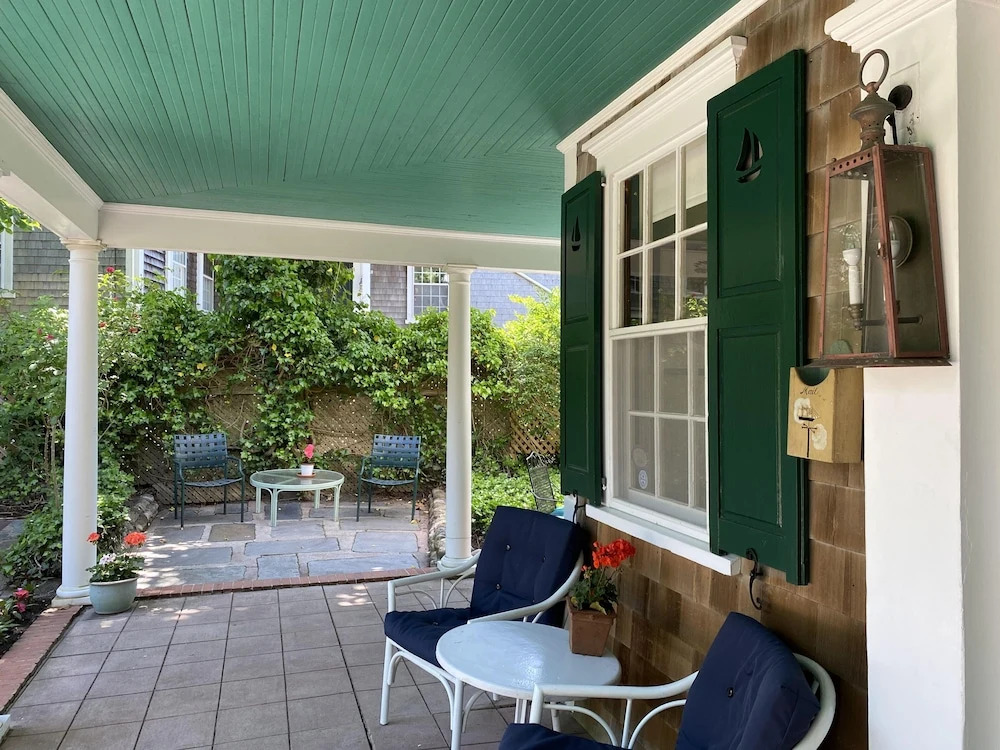 The Barnacle Inn