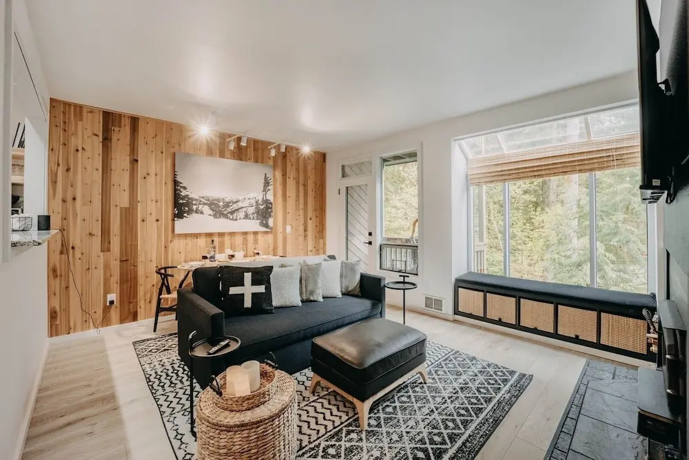 64sw - Pets Ok - Wood Stove - Sleeps 4 1 Bedroom Condo by RedAwning
