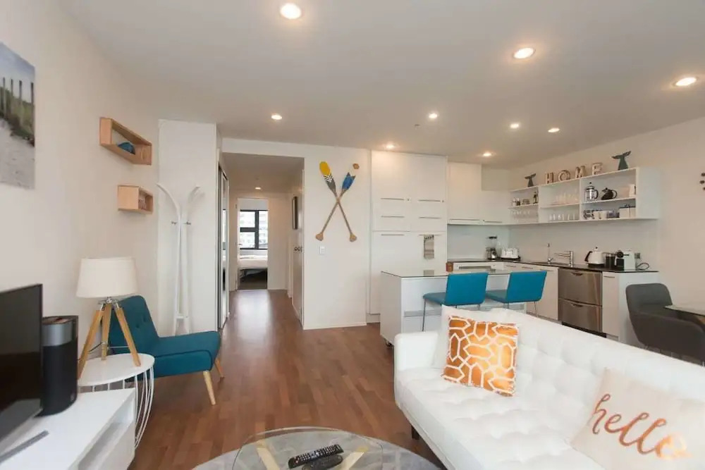 Perfect Location with Harbour Views