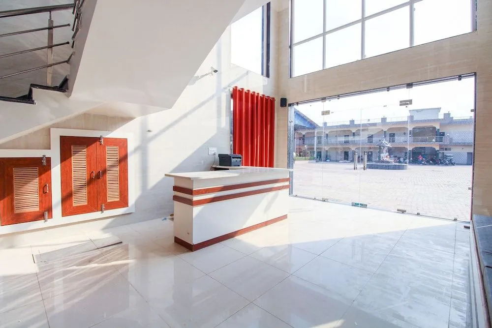 OYO 62741 Giriwar Nikunj