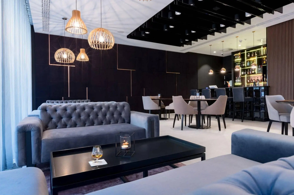 Grand Ascot Hotel