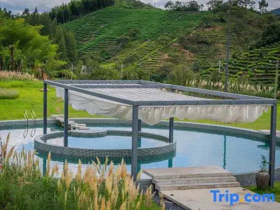 Anji Spring Breeze Valley Luxury Tent Homestay