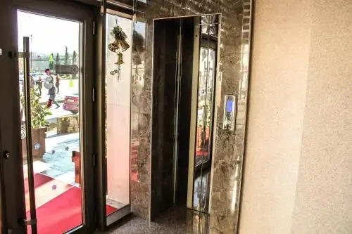 Kristal Hotel