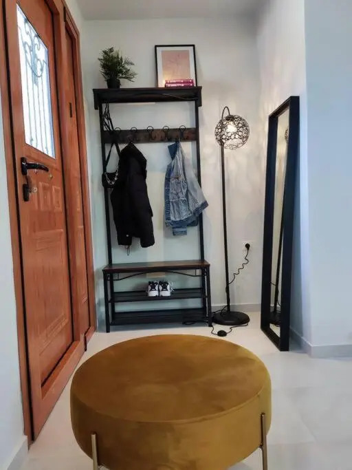 The Bright House a two-storey maisonette in Loutraki
