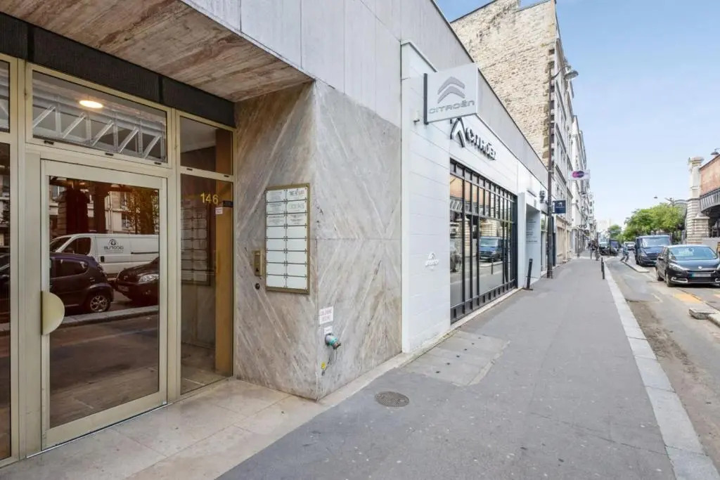 Sunny & quiet 2br near the Eiffel Tower Invalides Beaugrenelle Welkeys