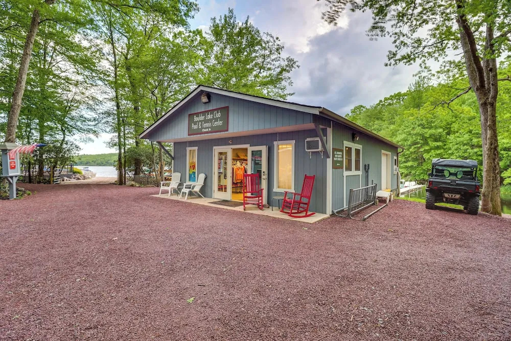 Deck & Pool Access: Lake Harmony Home!
