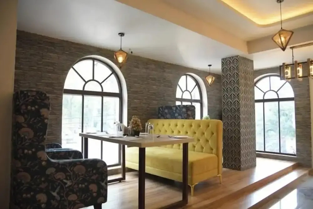 Hotel Golden Leaf
