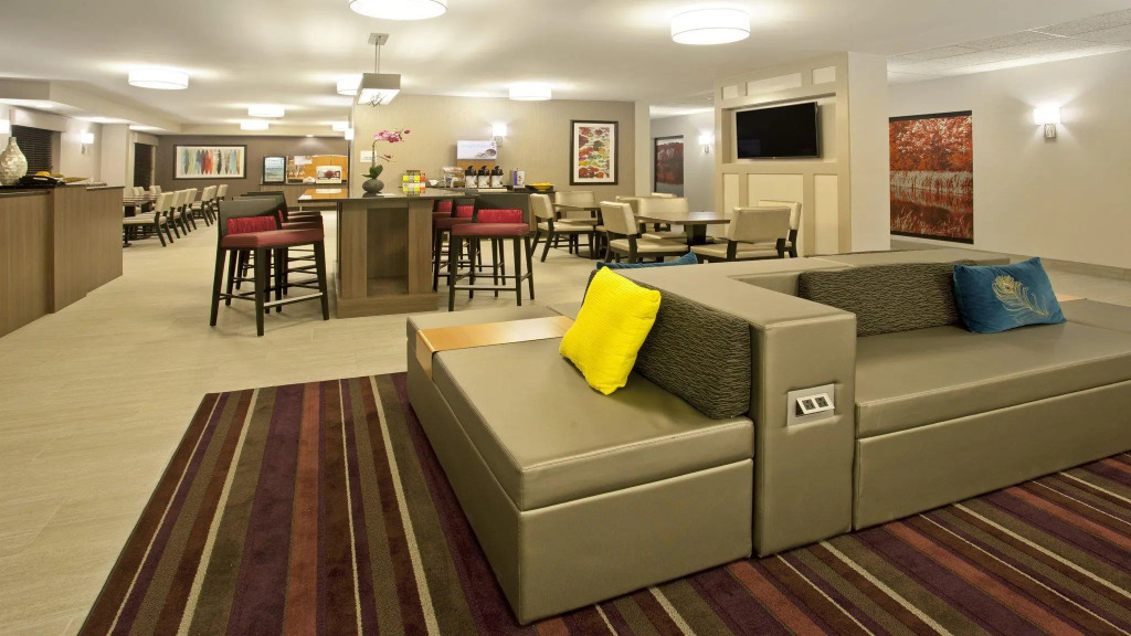 Holiday Inn Express Hotel & Suites Minneapolis - Minnetonka by IHG