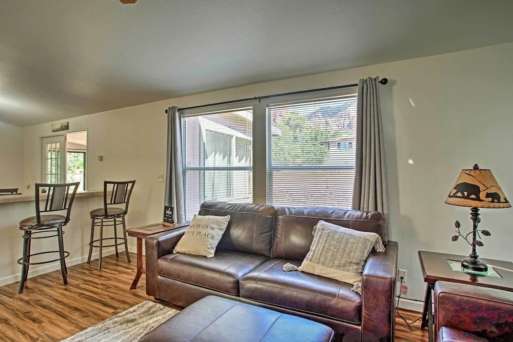 Sedona Home w/ View, Half-mi to Chimney Rock!