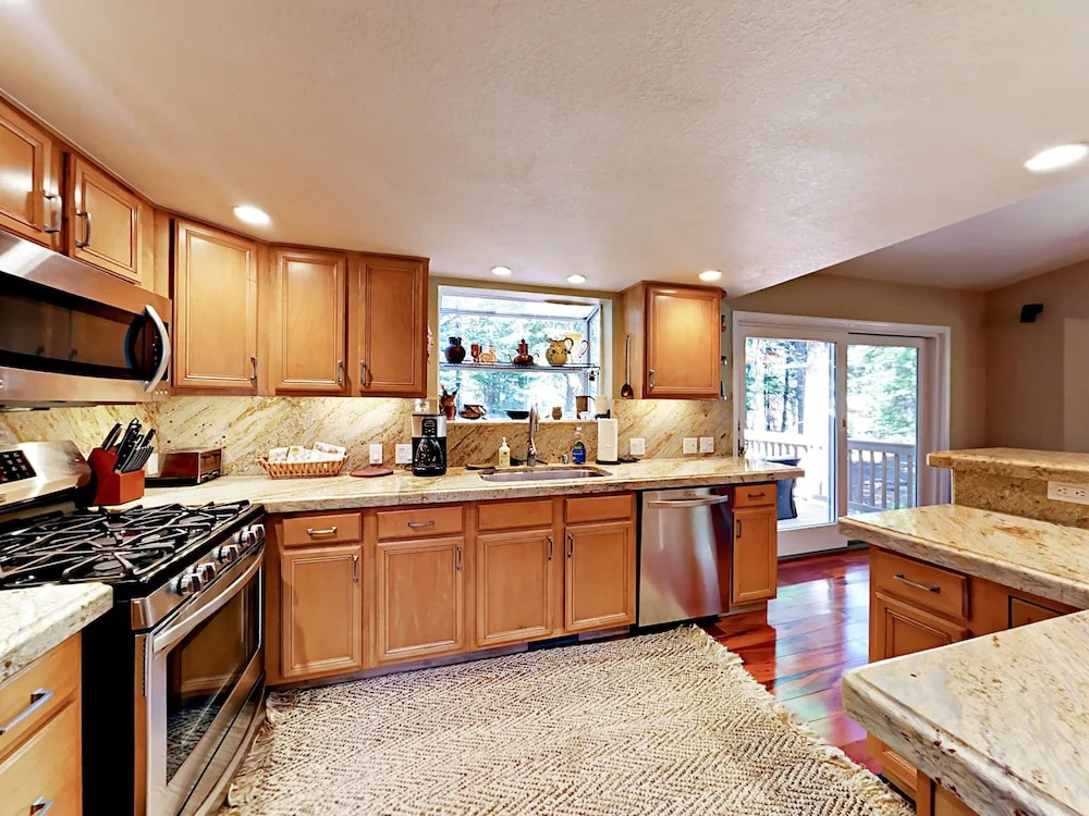 Totally Remodeled Cabin in South Lake Tahoe by RedAwning