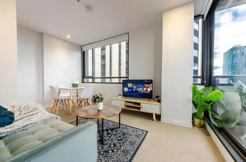 Best view 2BR1BA 40+floor in CBD+ Balcony +wifi