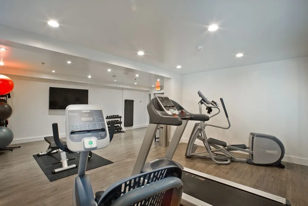 Best Western Crestview Hotel & Suites