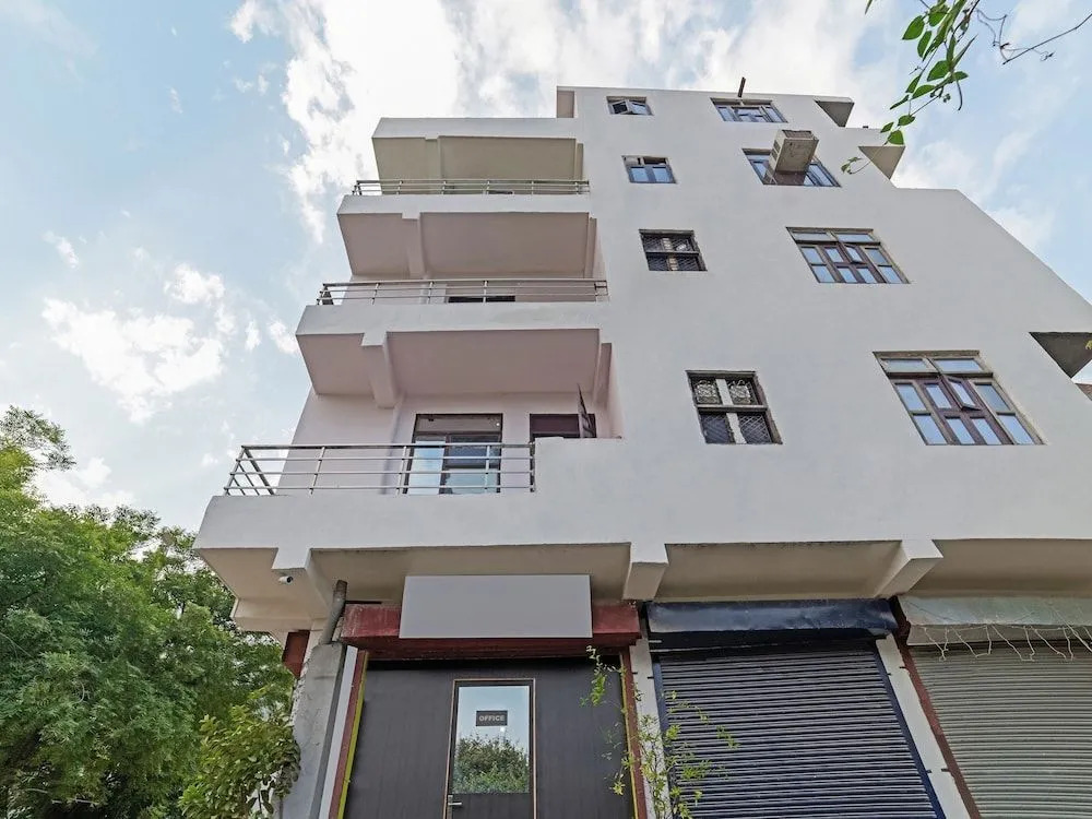 OYO 27043 Kanak Residency
