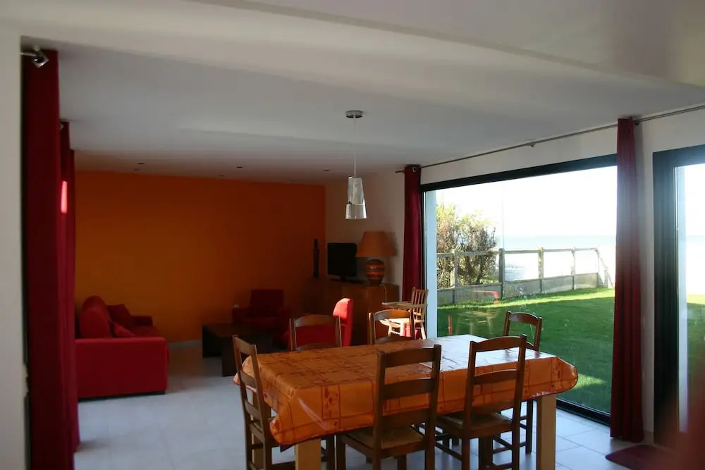 « Gîte « Arromanches » - « Bord de Mer » PMR »