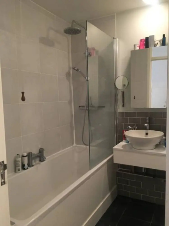 2 Bedroom Flat In Farringdon