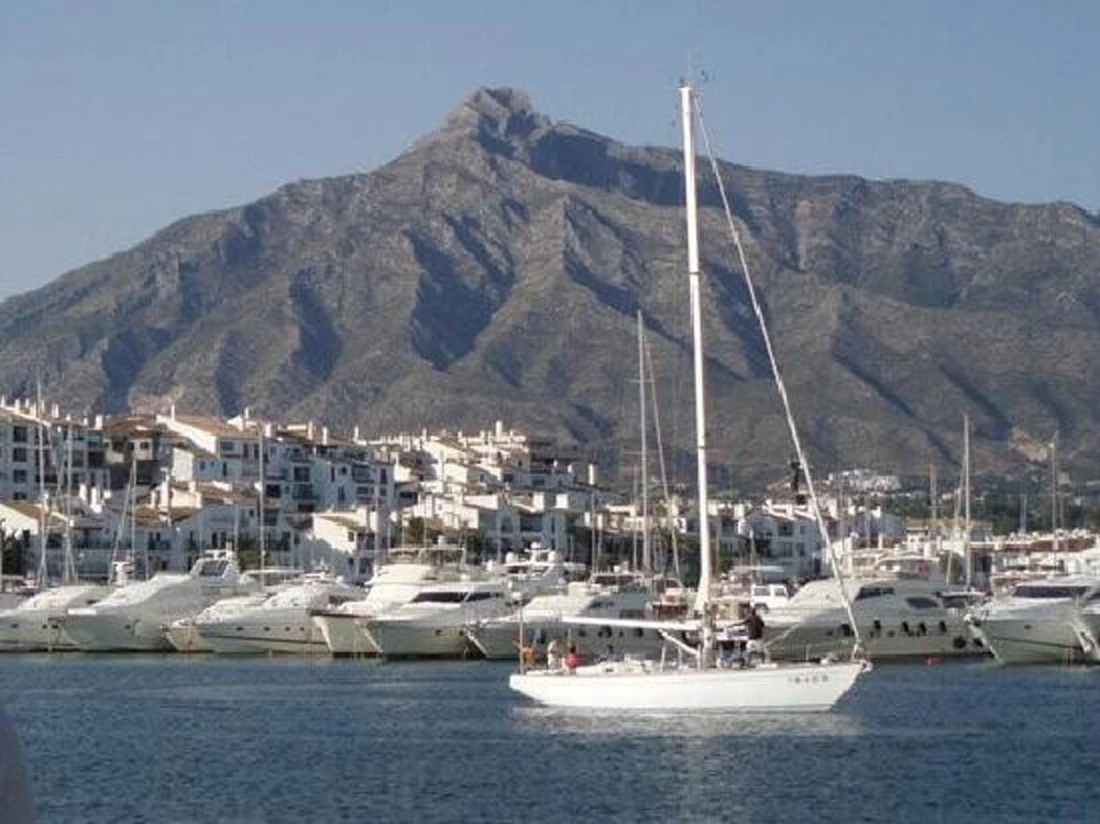 Apartment With 2 Bedrooms in Benahavís, With Wonderful Mountain View,
