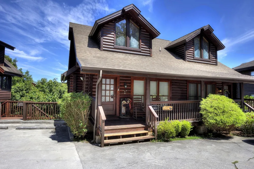 The Nutty Nook  287 - Two Bedroom Cabin