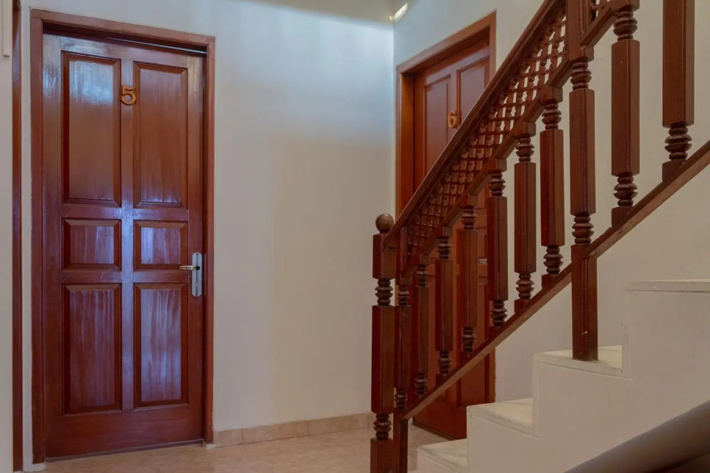 OYO 366 Thamadhiro Residence