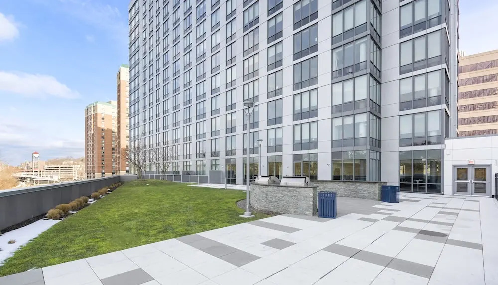 Global Luxury Suites in White Plains
