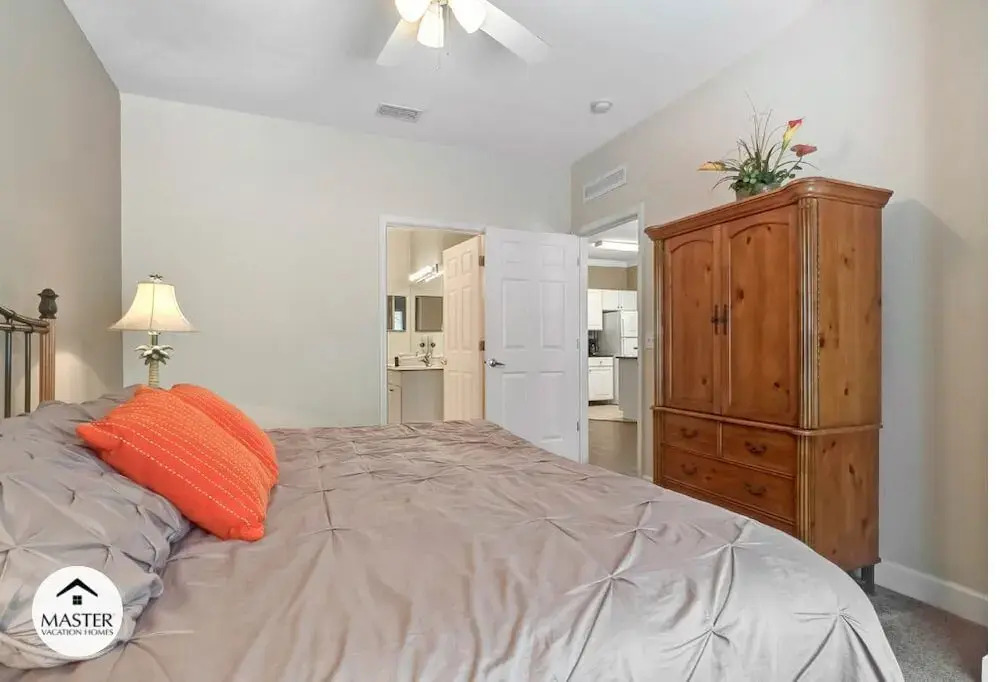 3 Bedrooms S / Lucaya Village Townhouse by RedAwning
