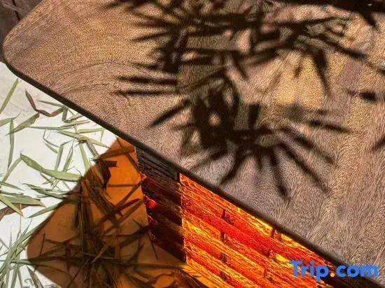 Yuncijian Private Hot Spring Homestay (Emeishan Baoguo Temple Tourist Center)