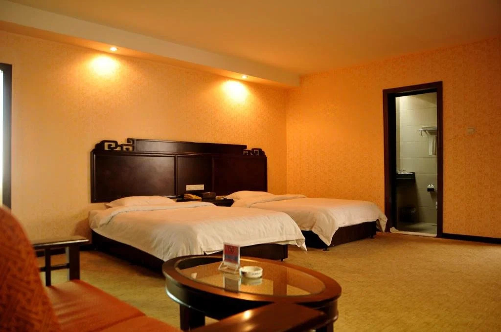 Longsheng Hotel