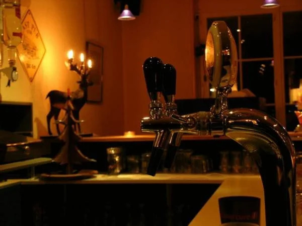Hirschen Backpacker-Hotel & Pub