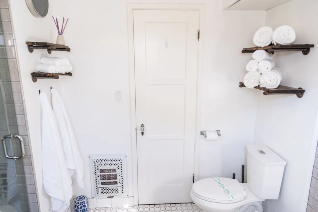 Updated Well-Appointed 3-Bedroom Home In Beautiful Burbank Neighborhood  (P49)