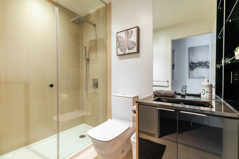 Spectacular Exec 2BR Financial District