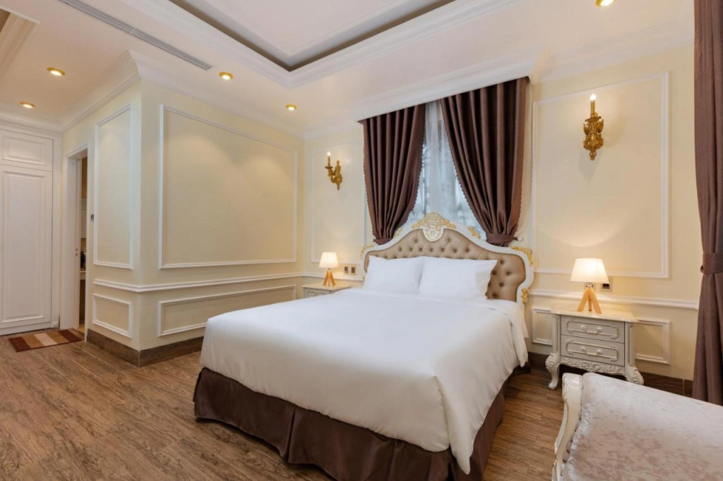 Khách sạn Việt Hoàng 24H