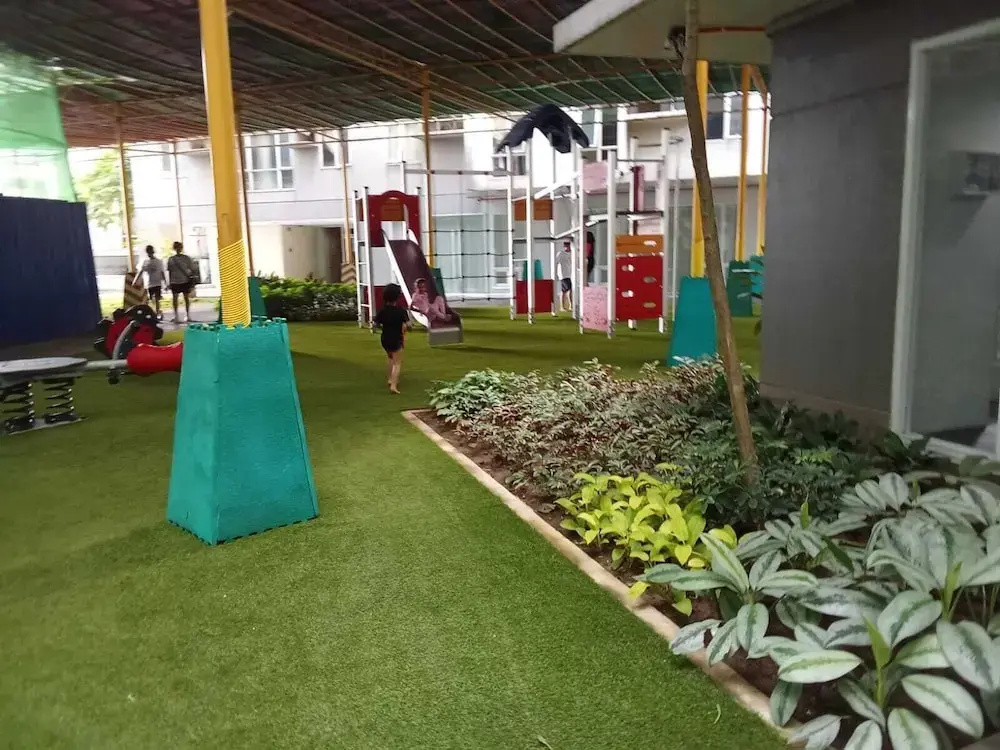 2BR/Pioneer Woodland connected to Metro Rail Station SM Light Boni Mandaluyong Manila Philippines