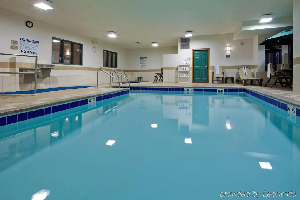 Country Inn & Suites by Radisson, Stevens Point, WI