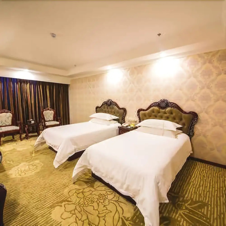 Noble Earl Hotel