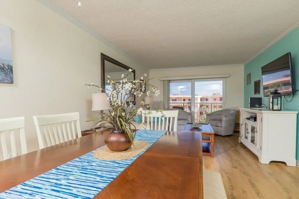 Stbt 405: Beachside Condo With Pool & Elevator 2 Bedroom Condo